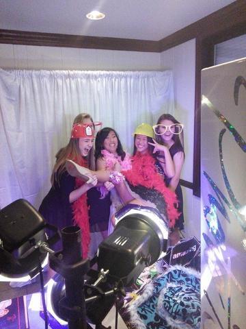 PHOTO BOOTH 3 HR. PACKAGE-OPEN STYLE PHOTO BOOTH 3 HR. PACKAGE-OPEN STYLE